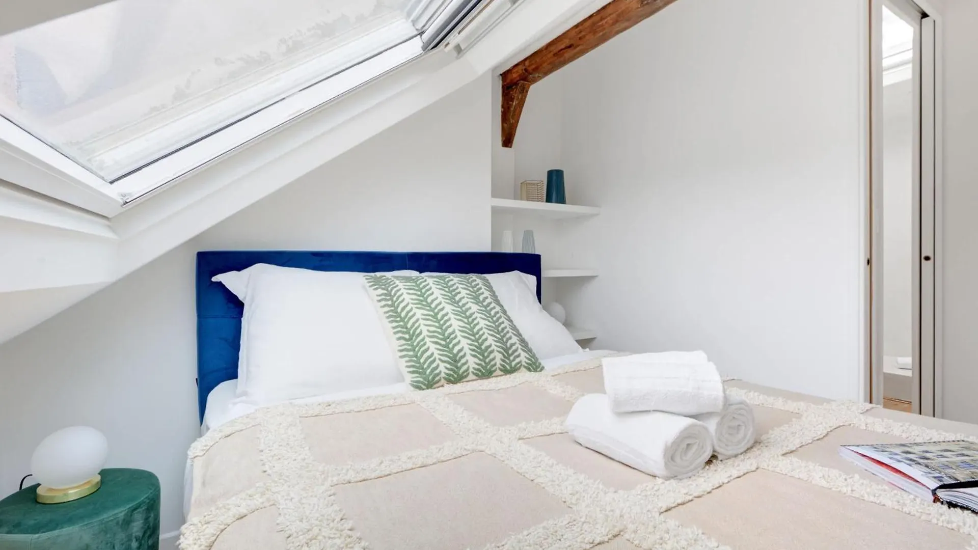 Bnbnova - 2Br - Latin Quarter - Notre Dame & Seine Paris 0*,  France